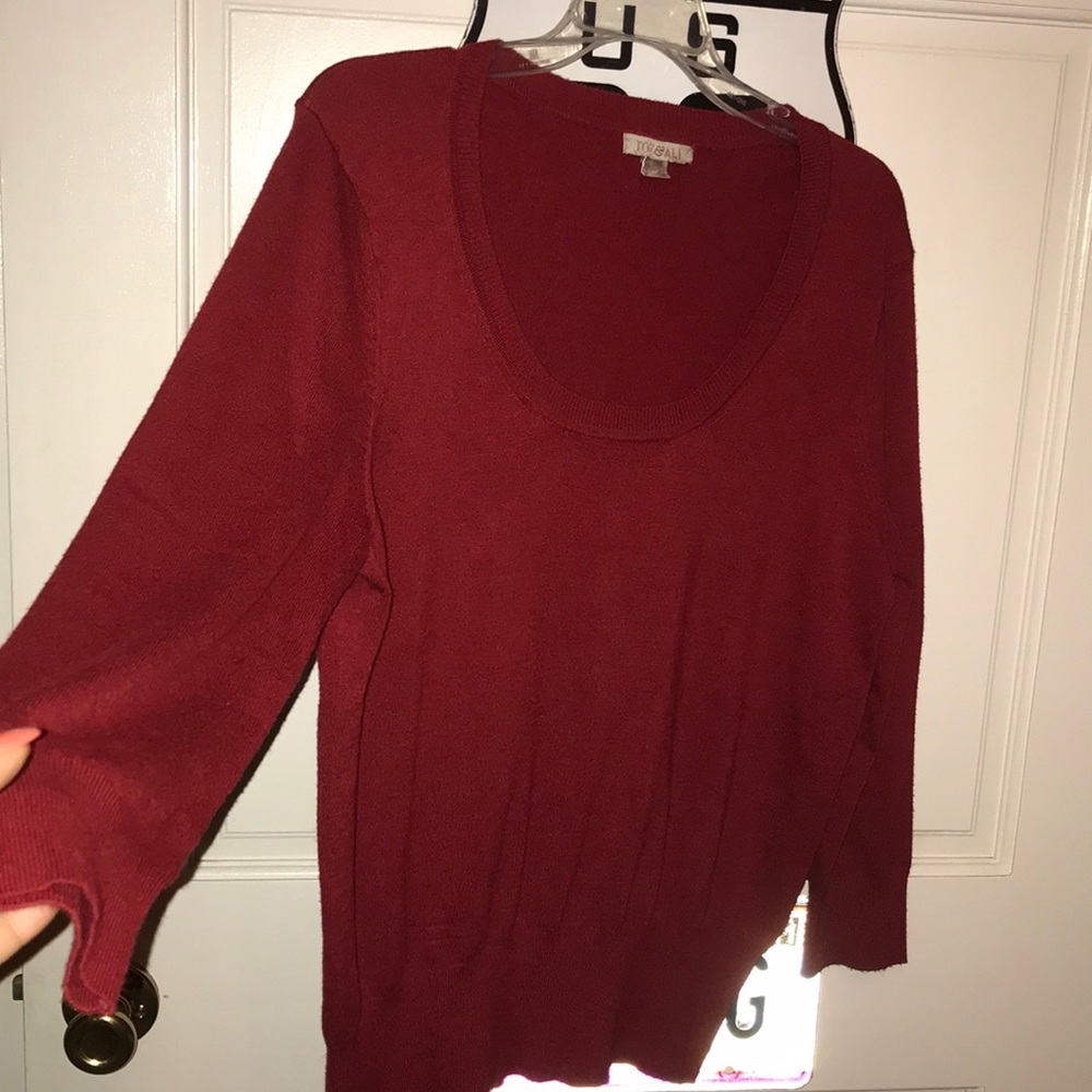 Sweater scoop neck
